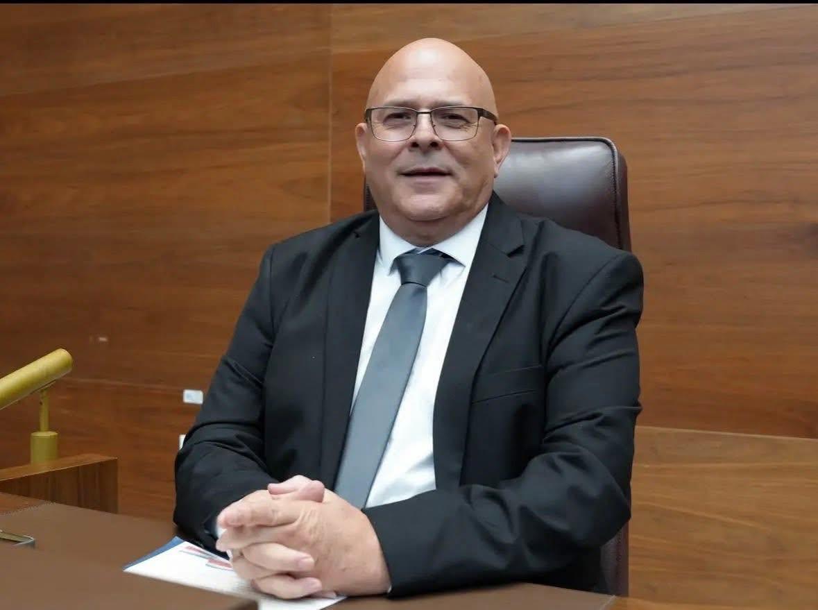 Denuncian por acoso sexual a diputado Fernando Obaldía